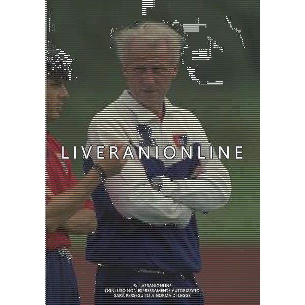 RETROSPETTIVA GIOVANNI TRAPATTONI ALLENATORE NELLA FOTO GIOVANNI TRAPATTONI ALLENATORE CAGLIARI CALCIO NELL\'ANNO 1995 A BOLZANO RITIRO ESTIVO AG ALDO LIVERANI SAS