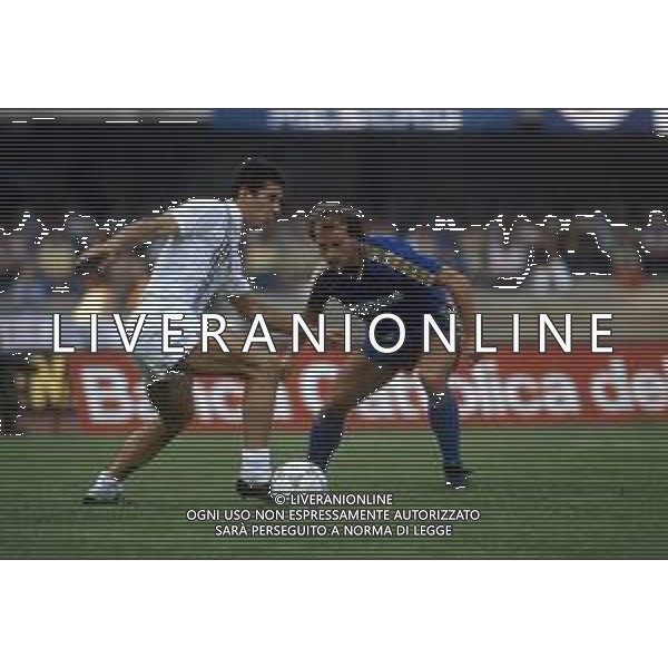 RETROSPETTIVA GIANLUCA VIALLI CALCIATORE NELLA FOTO CON LA MAGLIA DELLA SAMPDORIA NELL\'ANNO 1986-1987 CON SILVANO FONTOLAN (VERONA) FOTO DFP/ ARCHIVIO AGENZIA ALDO LIVERANI