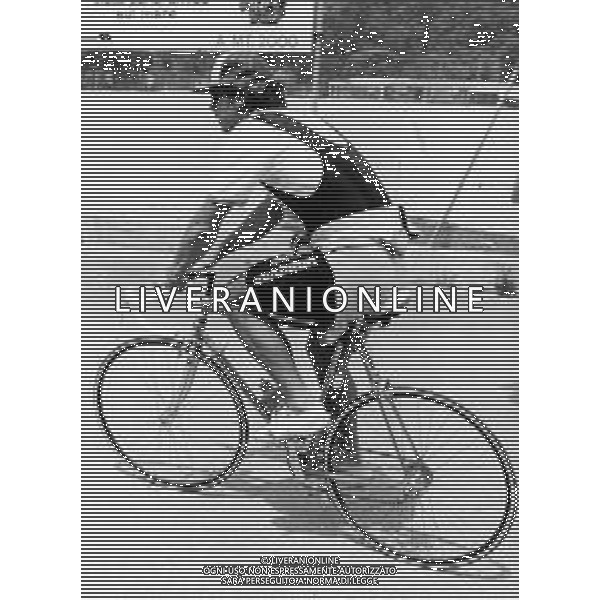 RETROSPETTIVA GIANLUCA VIALLI CALCIATORE NELLA FOTO IN BICICLETTA NELL\'ANNO 1988-1989 FOTO DFP/ ARCHIVIO AGENZIA ALDO LIVERANI