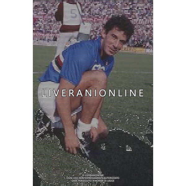 RETROSPETTIVA GIANLUCA VIALLI CALCIATORE NELLA FOTO CON LA MAGLIA DELLA SAMPDORIA NELL\'ANNO 1988-1989 FOTO DFP/ ARCHIVIO AGENZIA ALDO LIVERANI