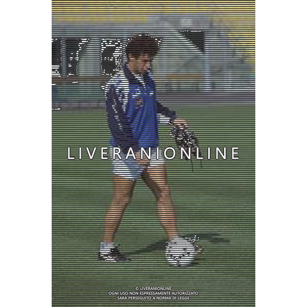 RETROSPETTIVA GIANLUCA VIALLI CALCIATORE NELLA FOTO CON LA MAGLIA DELLA NAZIONALE ITALIANA NELL\'ANNO 1989-1990 - ALLENAMENTO FOTO DFP/ ARCHIVIO AGENZIA ALDO LIVERANI