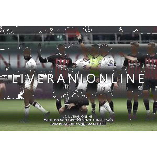l\'arbitro Antonio Rapuano di Rimini espelle Koffi Djidji (Torino) - cartellino rosso espulsione Milan vs Torino Milano 11-01-2023 Stadio Giuseppe Meazza San Siro Coppa Italia Frecciarossa - ottavi di finale foto Roberto Garavaglia/ag. Aldo Liverani sas / AGENZIA ALDO LIVERANI SAS