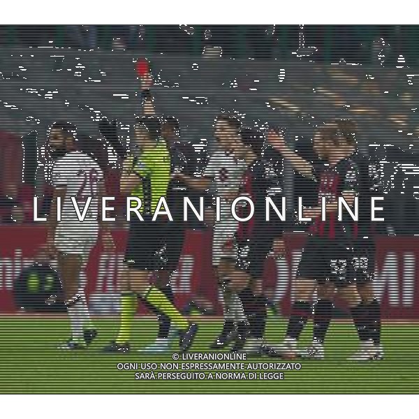 L\'arbitro antonio rapuano estrae il cartellino rosso per l\'espulsione di koffi djidji -Milan vs Torino Ottavi di Finale Coppa Italia Frecciarossa Milano 11-01-2023 ©Giampietri Paolo/ AGENZIA ALDO LIVERANI SAS