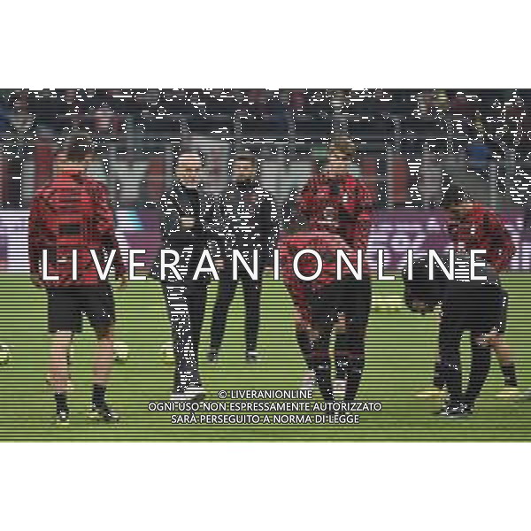 Stefano Pioli allenatore Milan tra i giocatori durante il riscaldamento pre gara Milan vs Torino Milano 11-01-2023 Stadio Giuseppe Meazza San Siro Coppa Italia Frecciarossa - ottavi di finale foto Roberto Garavaglia/ag. Aldo Liverani sas / AGENZIA ALDO LIVERANI SAS