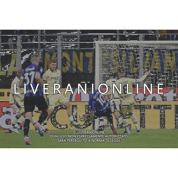 Lautaro Martinez (Inter) segna il gol dell\'1 a 0 Inter vs Hellas Verona Milano 14-01-2023 Stadio Giuseppe Meazza - San Siro Campionato Serie A TIM - 18a giornata foto Roberto Garavaglia/ag. Aldo Liverani sas / AGENZIA ALDO LIVERANI SAS