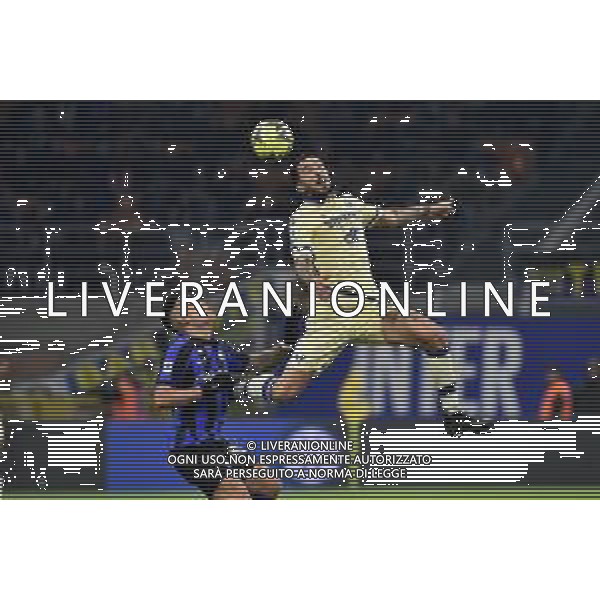 Lautaro Martinez (Inter) e Federico Ceccherini (Hellas Verona) Inter vs Hellas Verona Milano 14-01-2023 Stadio Giuseppe Meazza - San Siro Campionato Serie A TIM - 18a giornata foto Roberto Garavaglia/ag. Aldo Liverani sas / AGENZIA ALDO LIVERANI SAS
