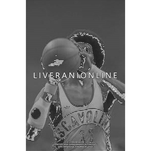 RETROSPETTIVA BASKET ROOSEVELT BOUIE GIOCATORE PALLACANESTRO NELLA FOTO CON LA MAGLIA DELLA SCAVOLINI PESARO NELL\'ANNO 1981-1982 AG ALDO LIVERANI SAS