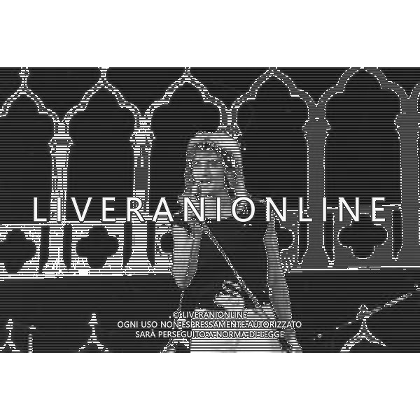 Sir Roderick David \' ROD \' STEWART cantautore britannico - RETROSPETTIVA NELLA FOTO A VENEZIA NELL\'ANNO 1976 AG ALDO LIVERANI SAS