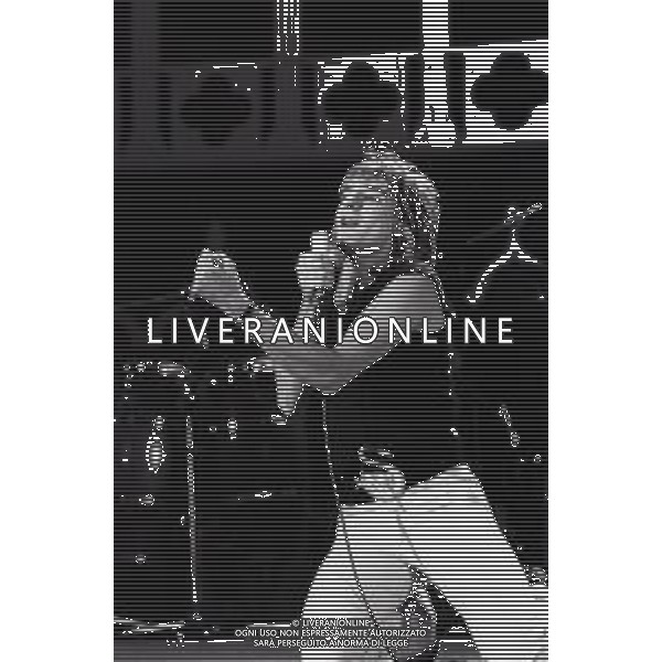 Sir Roderick David \' ROD \' STEWART cantautore britannico - RETROSPETTIVA NELLA FOTO A VENEZIA NELL\'ANNO 1976 AG ALDO LIVERANI SAS