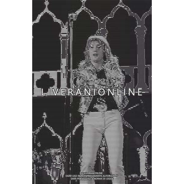 Sir Roderick David \' ROD \' STEWART cantautore britannico - RETROSPETTIVA NELLA FOTO A VENEZIA NELL\'ANNO 1976 AG ALDO LIVERANI SAS