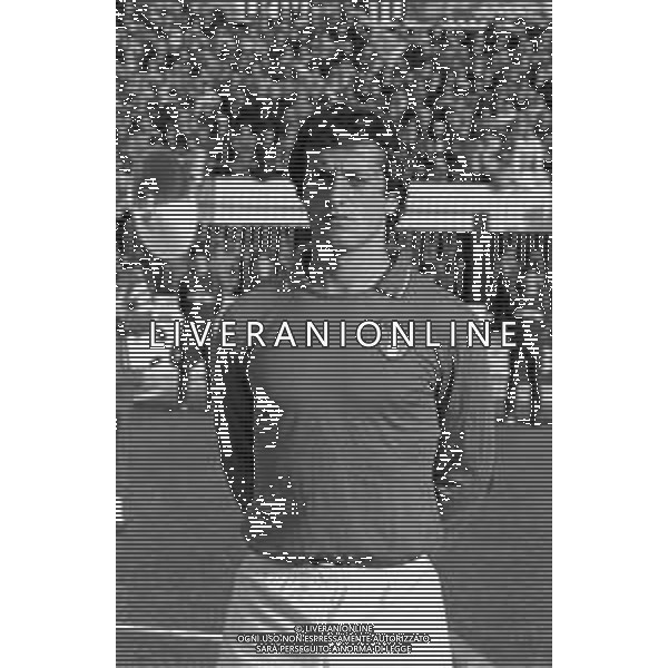 RETROSPETTIVA GIUSEPPE DOSSENA CALCIATORE NELLA FOTO CON LA MAGLIA DELLA NAZIONALE ITALIANA CALCIO UNDER 21 NELL\'ANNO 1981 AG ALDO LIVERANI SAS