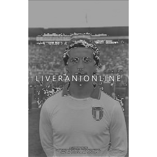 RETROSPETTIVA GIUSEPPE DOSSENA CALCIATORE NELLA FOTO CON LA MAGLIA DELLA NAZIONALE ITALIANA CALCIO NELL\'ANNO 1981-1982 AG ALDO LIVERANI SAS