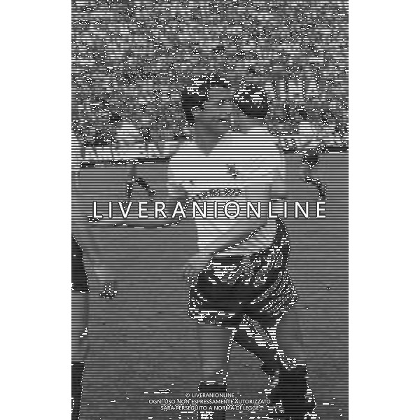 RETROSPETTIVA GIUSEPPE DOSSENA CALCIATORE NELLA FOTO CON LA MAGLIA DEL TORINO CALCIO NELL\'ANNO 1981-1982 AG ALDO LIVERANI SAS