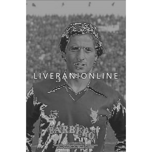 RETROSPETTIVA GIUSEPPE DOSSENA CALCIATORE NELLA FOTO CON LA MAGLIA DEL TORINO CALCIO NELL\'ANNO 1981-1982 AG ALDO LIVERANI SAS