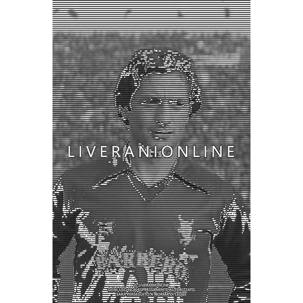 RETROSPETTIVA GIUSEPPE DOSSENA CALCIATORE NELLA FOTO CON LA MAGLIA DEL TORINO CALCIO NELL\'ANNO 1981-1982 AG ALDO LIVERANI SAS