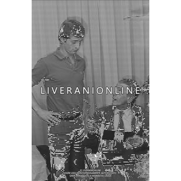 RETROSPETTIVA GIUSEPPE DOSSENA CALCIATORE NELLA FOTO NEL 1982 A CASA IN FAMIGLIA AG ALDO LIVERANI SAS