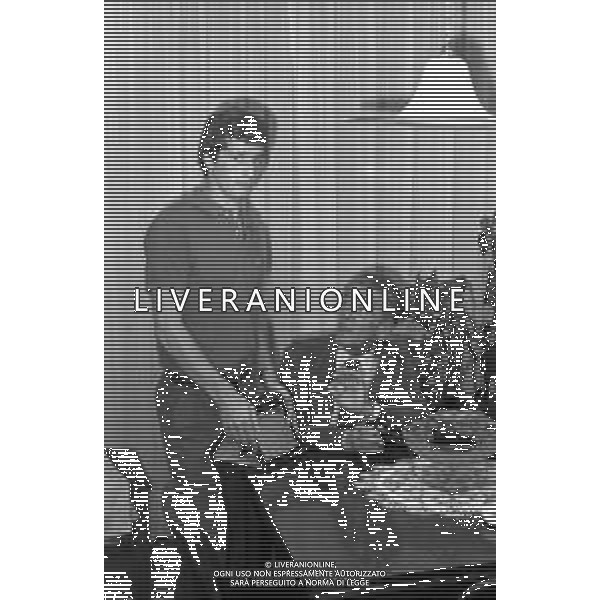 RETROSPETTIVA GIUSEPPE DOSSENA CALCIATORE NELLA FOTO NEL 1982 A CASA IN FAMIGLIA AG ALDO LIVERANI SAS