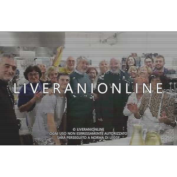 IMOLA 19 01 2023 BUBANO DI MORDANO CENA DI AUTOFINANZIAMENTO DEL PARTITO DEMOCRATICO OSPITE CANDIDATO PER IL SEGRETARIO NAZIONALE PRESIDENTE DELLA REGIONE EMILIA ROMAGNA STEFANO BONACCINI NELLA FOTO GRUPPO DEI VOLONTARI CON EX MINISTRO DEL LAVORO GIULIANO POLETTI E STEFANO BONACCINI MARCO PANIERI FRANCESCA DEGLI ESPOSTI FRANCESCHA MARCHETTI ©SANNA / AGENZIA ALDO LIVERANI SAS
