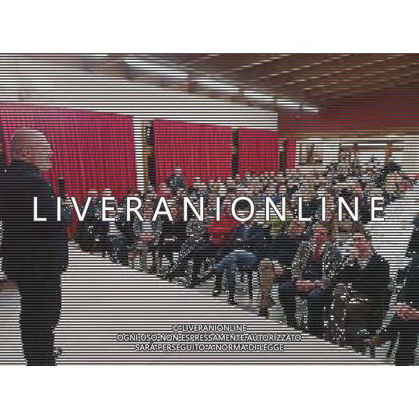 IMOLA 19 01 2023 BUBANO DI MORDANO CENA DI AUTOFINANZIAMENTO DEL PARTITO DEMOCRATICO OSPITE CANDIDATO PER IL SEGRETARIO NAZIONALE PRESIDENTE DELLA REGIONE EMILIA ROMAGNA STEFANO BONACCINI NELLA FOTO STEFANO BONACCINI CON I SUOI SOSTENITORI ©SANNA / AGENZIA ALDO LIVERANI SAS