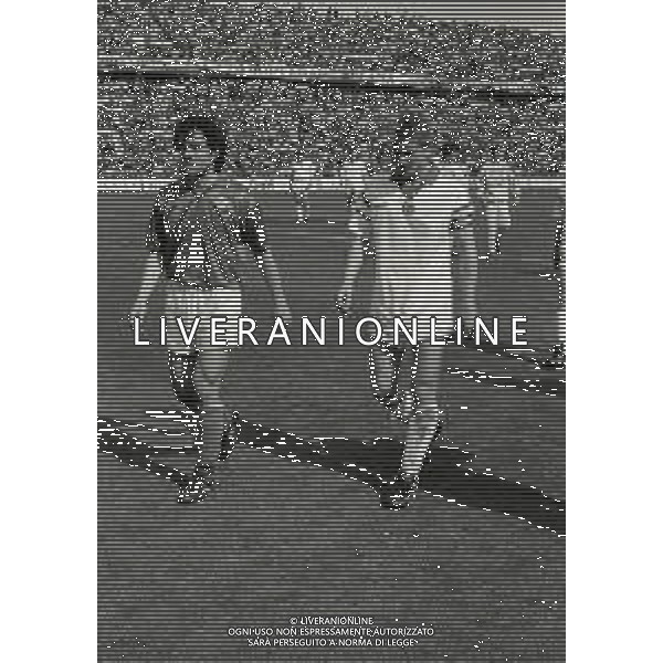 26-04-1989 TARANTO-AMICHEVOLE ITALIA UNGHERIA 4-0 NELLA FOTO LAJOS DETARI E ROBERTO DONADONI AG ALDO LIVERANI SAS