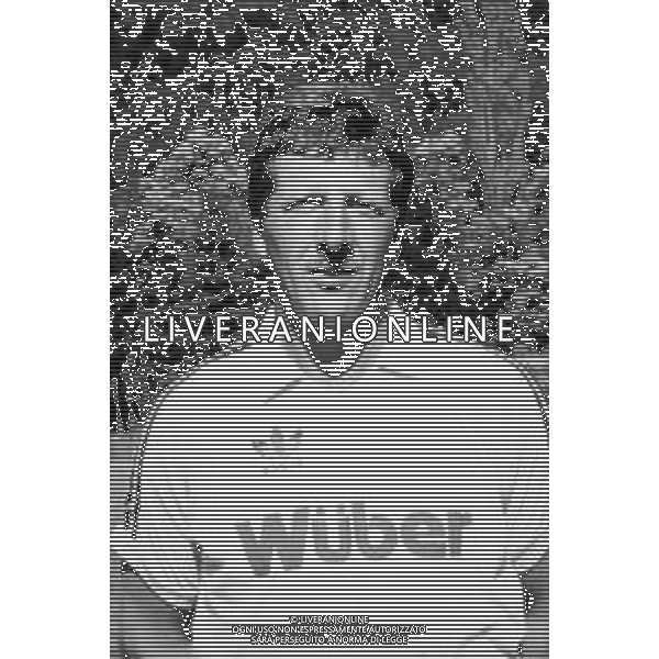 RETROSPETTIVA GIUSEPPE MATERAZZI ALLENATORE CALCIO NELLA FOTO GIUSEPPE MATERAZZI ALLENATORE DEL BARI NELL\'ANNO 1993-1994 AG ALDO LIVERANI SAS