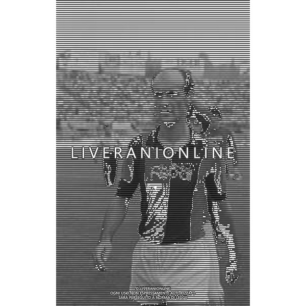 RETROSPETTIVA ADELMO PARIS CALCIATORE NELLA FOTO ADELMO PARIS CON LA MAGLIA DEL BOLOGNA CALCIO NELL\'ANNO 1981-1982 AG ALDO LIVERANI SAS