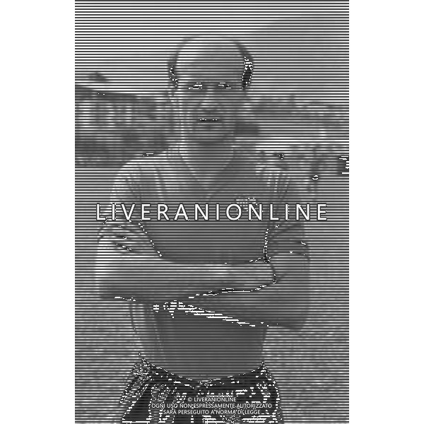 RETROSPETTIVA ADELMO PARIS CALCIATORE NELLA FOTO ADELMO PARIS CON LA MAGLIA DEL BOLOGNA CALCIO NELL\'ANNO 1982-1983 AG ALDO LIVERANI SAS