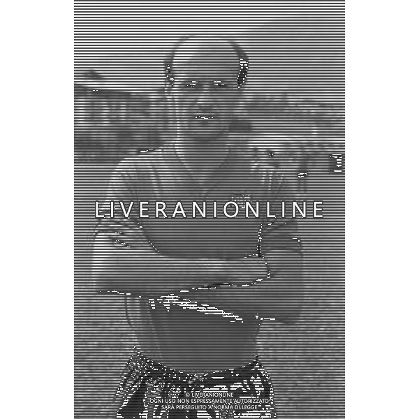 RETROSPETTIVA ADELMO PARIS CALCIATORE NELLA FOTO ADELMO PARIS CON LA MAGLIA DEL BOLOGNA CALCIO NELL\'ANNO 1982-1983 AG ALDO LIVERANI SAS
