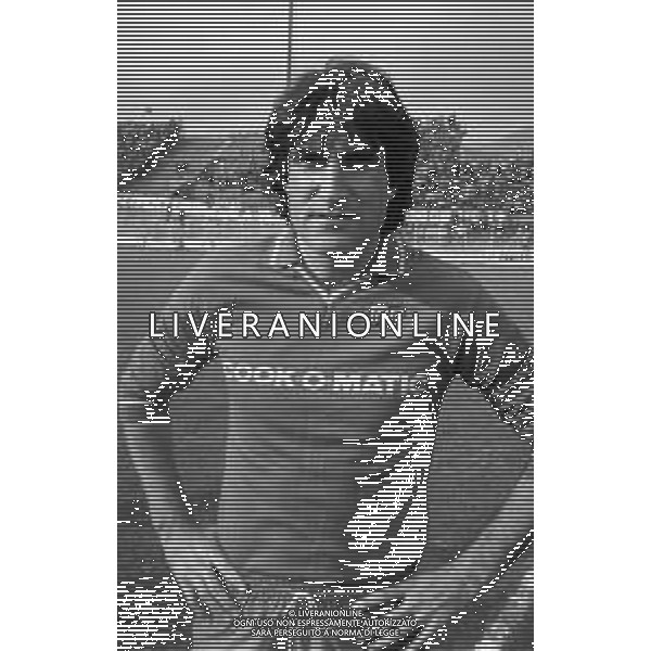 RETROSPETTIVA SERGIO SANTARINI CALCIATORE NELLA FOTO CON LA MAGLIA DEL CATANZARO NELL\'ANNO 1981-1982 AG ALDO LIVERANI SAS