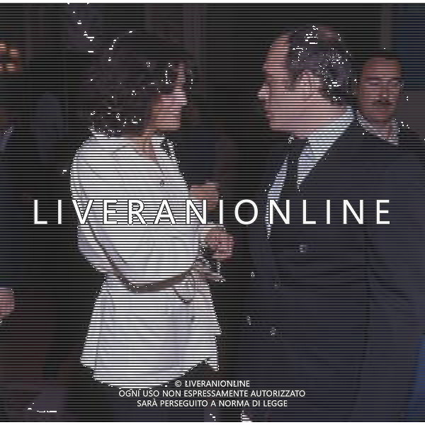 RETROSPETTIVA CLAUDIA CARDINALE ATTRICE NELLA FOTO CON PASQUALE SQUITIERI NELL\'ANNO 1976 AL FESTIVAL INTERNAZIONALE DEL CINEMA DI CANNES AG ALDO LIVERANI SAS