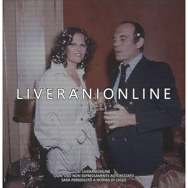 RETROSPETTIVA CLAUDIA CARDINALE ATTRICE NELLA FOTO CON PASQUALE SQUITIERI NELL\'ANNO 1976 AL FESTIVAL INTERNAZIONALE DEL CINEMA DI CANNES AG ALDO LIVERANI SAS