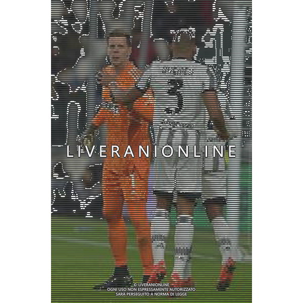 Torino 22.01.2023 Allianz Stadium ©Manuela Viganti/Agenzia Aldo Liverani Juventus vs Atalanta Campionato Calcio Serie A TIM 2022/2023 19a giornata Nella foto: wojciech szczesny e gleison bremer © AGENZIA ALDO LIVERANI SAS    