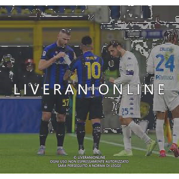 DOPO ESPULSIONE, MILAN SKRINIAR LASCIA LA FASCIA DA CAPITANO A LAUTARO MARTINEZ - INTER vs EMPOLI 19a giornata Campionato Calcio Serie A TIM 23-01-2023 ©GIAMPIETRI PAOLO / AGENZIA ALDO LIVERANI SAS   