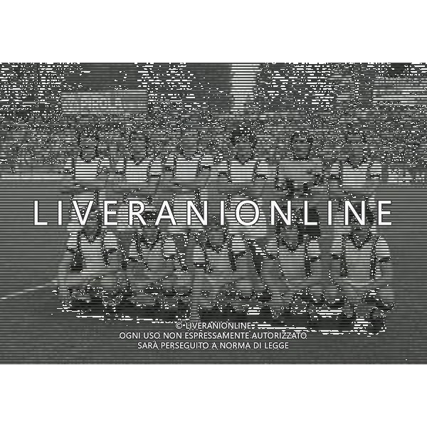 1980-1981 FORMAZIONE DEL PISA CALCIO NELLA FOTO LA FORMAZIONE DEL PISA CALCIO SCHIERATA A MONZA A SIN IN PIEDI LUIGI GOZZOLI-FELICE SECONDINI-ALDO CANTARUTTI-STEFANO GARUTI-ALESSANDRO MANNINI E VITO GRAZIANI SED DA SIN PAOLO TUTTINO-LEONARDO OCCHIPINTI-ODOACRE CHIERICO-FEDERICO ROSSI-GIOVANNI QUADRI AG ALDO LIVERANI SAS