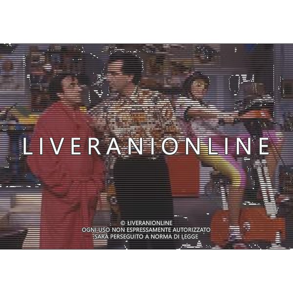 SERIE TELEVISIVA “ VICINI DI CASA“ 1991 NELLA FOTO SILVIO ORLANDO CON TEO TEOCOLI E GABRIELLA GOLIA AG ALDO LIVERANI SAS