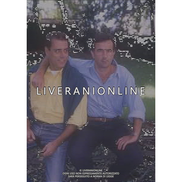 RETROOSPETTIVA GENE GNOCCHI ATTORE NELLA FOTO GENE GNOCCHI CON TEO TEOCOLI A MILANO NELL\'ANNO 1996 AG ALDO LIVERANI SAS 