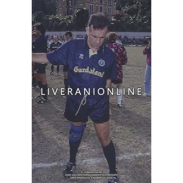 RETROSPETTIVA GENE GNOCCHI ATTORE E COMICO NELLA FOTO GENE GNOCCHI NELL\'ANNO 1993 A LOVERE NELLA PARTITA AMICHEVOLE ARTISTI TV-DJ LOCALI AG ALDO LIVERANI SAS   