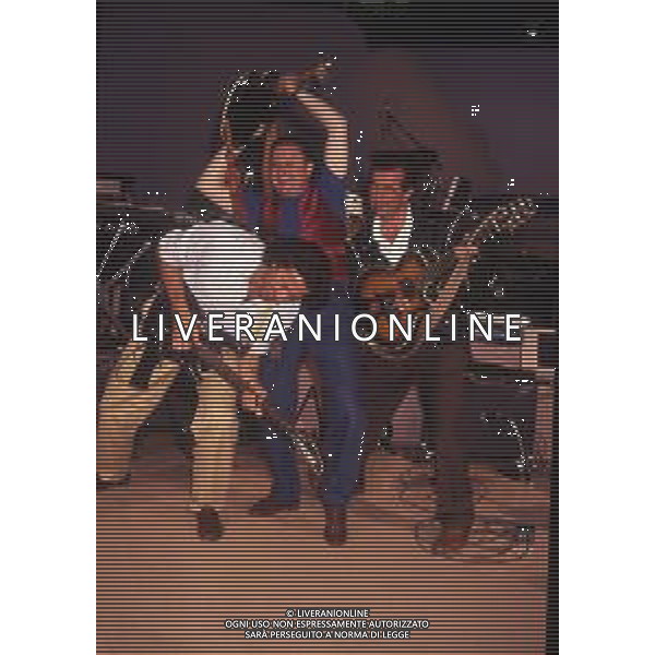 RETROSPETTIVA GENE GNOCCHI ATTORE E COMICO NELLA FOTO GENE GNOCCHI NELL\'ANNO 1991 NELLA TRASMISSIONE TELEVISIVA “SAPORE DI SALE“ CON MASSIMO BOLDI E LUCA BARBARESCHI AG ALDO LIVERANI SAS 