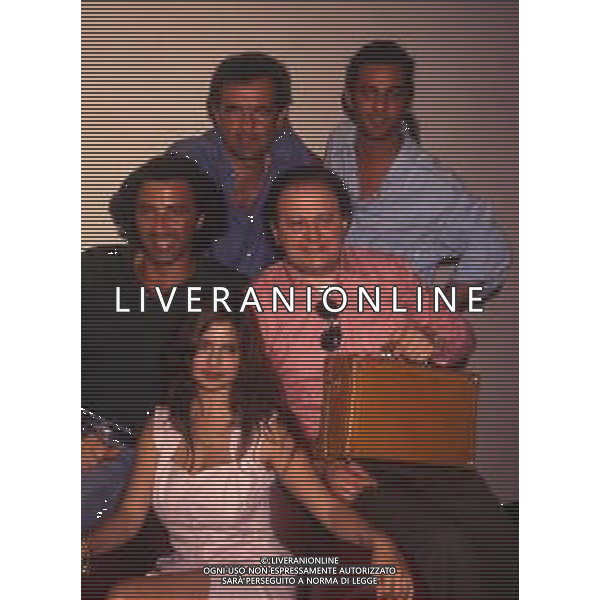 RETROSPETTIVA GENE GNOCCHI ATTORE E COMICO NELLA FOTO GENE GNOCCHI NELL\'ANNO 1991 NELLA TRASMISSIONE TELEVISIVA “SAPORE DI SALE“ CON MASSIMO BOLDI LUCA BARBARESCHI E DEBORA CAPRIOGLIO AG ALDO LIVERANI SAS 