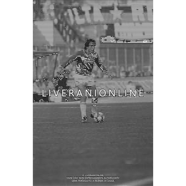 NEG-RETROSPETTIVA FRANCO COLOMBA CALCIATORE NELLA FOTO CON LA MAGLIA DELL\'AVVELLINO CALCIO NELL\'ANNO 1983-1984 AGENZIA ALDO LIVERANI SAS