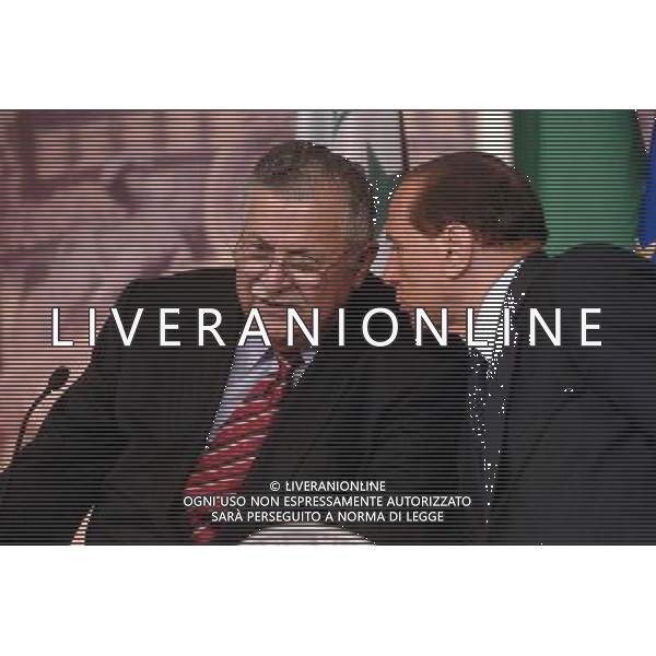 ROMA, 8 NOVEMBRE 2005 INCONTRO A PALAZZO CHIGI TRA SILVIO BERLUSCONI E IL PRESIDENTE DELLA REPUBBLICA DELL\'IRAQ, JALAL TALABANI. NELLA FOTO: JALAL TALABANI - SILVIO BERLUSCONI . AGENZIA ALDO LIVERANI
