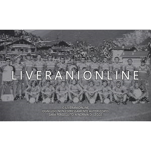 1995-1996 VENEZIA CALCIO ROSA PRIMI PIANI GIOCATORI NELLA FOTO LA FORMAZIONE DEL VENEZIA AG ALDO LIVERANI SAS