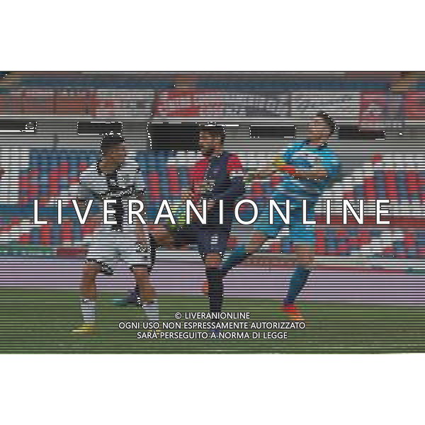 Cosenza, 28 Gennaio 2023 Stadio San Vito-Gigi Marulla Serie B 2022-2023 Cosenza-Parma In foto: Leandro Chichizola, Lautaro Valenti e Joaquin Larrivey ©Andrea Rosito / AGENZIA ALDO LIVERANI SAS