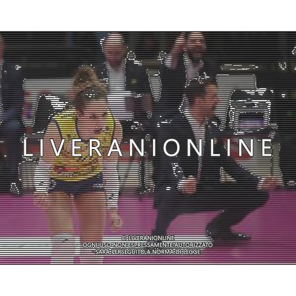 CASALECCHIO DI RENO SEMIFINALI DI COPPA ITALIA VOLLEY FEMMINILE NELLA FOTO L\'ESULTANZA DI MONICA DE GENNARO MIGLIOR GIOCATRICE DELLA PARTITA CON DIETRO L\'ALLENATORE DANIELE SANTARELLI FOTO GIANNI SANNA-AG ALDO LIVERANI SAS