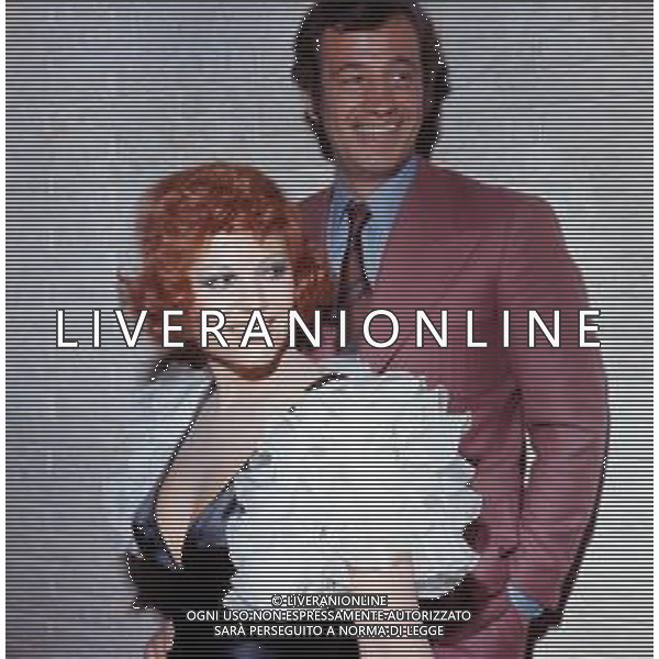 RETROSPETTIVA CLAUDIA CARDINALE ATTRICE NELLA FOTO CON JEAN PAUL BELMONDO AL FESTIVAL DI CANNES NELL\'ANNO 1972 ©Archivio Giovanni Liverani / AGENZIA ALDO LIVERANI SAS