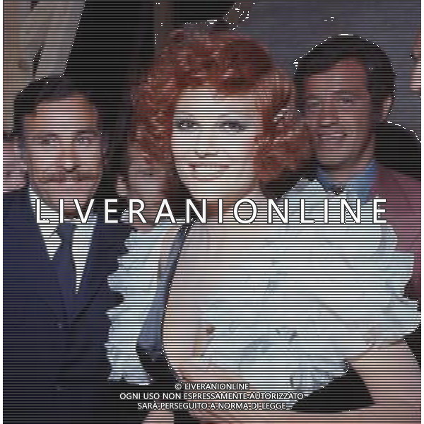 RETROSPETTIVA CLAUDIA CARDINALE ATTRICE NELLA FOTO CON JEAN PAUL BELMONDO AL FESTIVAL DI CANNES NELL\'ANNO 1972 ©Archivio Giovanni Liverani / AGENZIA ALDO LIVERANI SAS