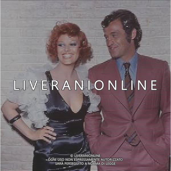 RETROSPETTIVA CLAUDIA CARDINALE ATTRICE NELLA FOTO CON JEAN PAUL BELMONDO AL FESTIVAL DI CANNES NELL\'ANNO 1972 ©Archivio Giovanni Liverani / AGENZIA ALDO LIVERANI SAS