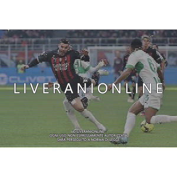 Theo Hernandez (Milan) atterrato da Pedro Obiang (Sassuolo) Milan vs Sassuolo Milano 29-01-2023 Stadio Giuseppe Meazza - San Siro Campionato Serie A TIM - 20a giornata foto Roberto Garavaglia/ag. Aldo Liverani sas/ AGENZIA ALDO LIVERANI SAS