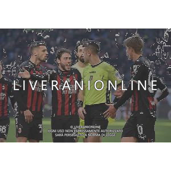 proteste Milan con l\'arbitro Antonio Giua di Olbia (SS) - davide calabria Milan vs Sassuolo Milano 29-01-2023 Stadio Giuseppe Meazza - San Siro Campionato Serie A TIM - 20a giornata foto Roberto Garavaglia/ag. Aldo Liverani sas/ AGENZIA ALDO LIVERANI SAS