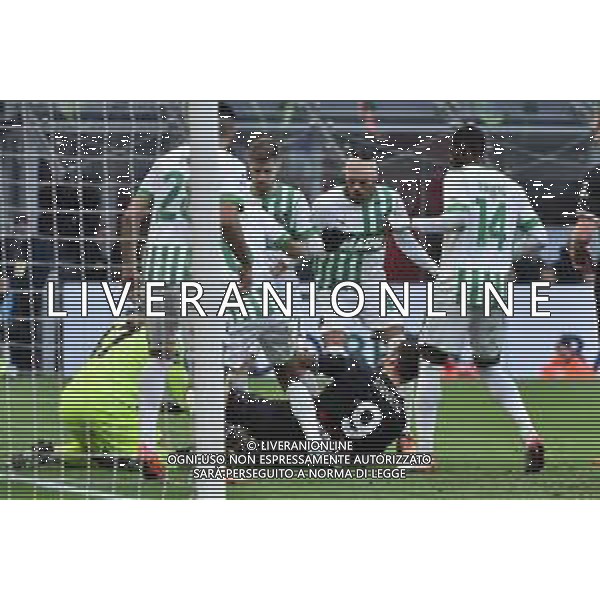 contatto tra Olivier Giroud (Milan) e Andrea Consigli (Sassuolo) Milan vs Sassuolo Milano 29-01-2023 Stadio Giuseppe Meazza - San Siro Campionato Serie A TIM - 20a giornata foto Roberto Garavaglia/ag. Aldo Liverani sas/ AGENZIA ALDO LIVERANI SAS